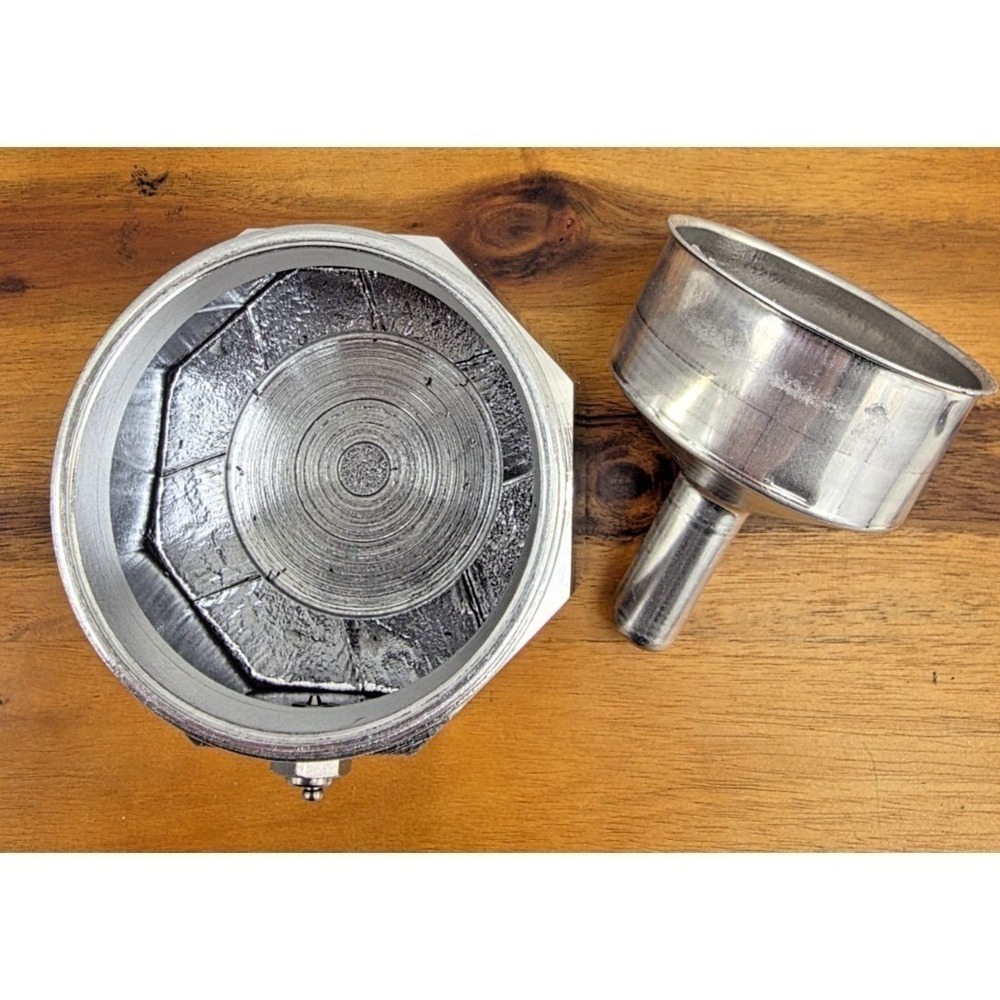 Bialetti Moka Express 6 Cup Stovetop Espresso Maker 275-06 Made In Italy NIB - Picture 8 of 12